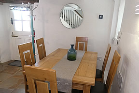 April Cottage - dining area