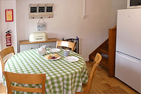 Granary Cottage - dining area