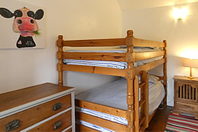 Granary Cottage - bunk beds
